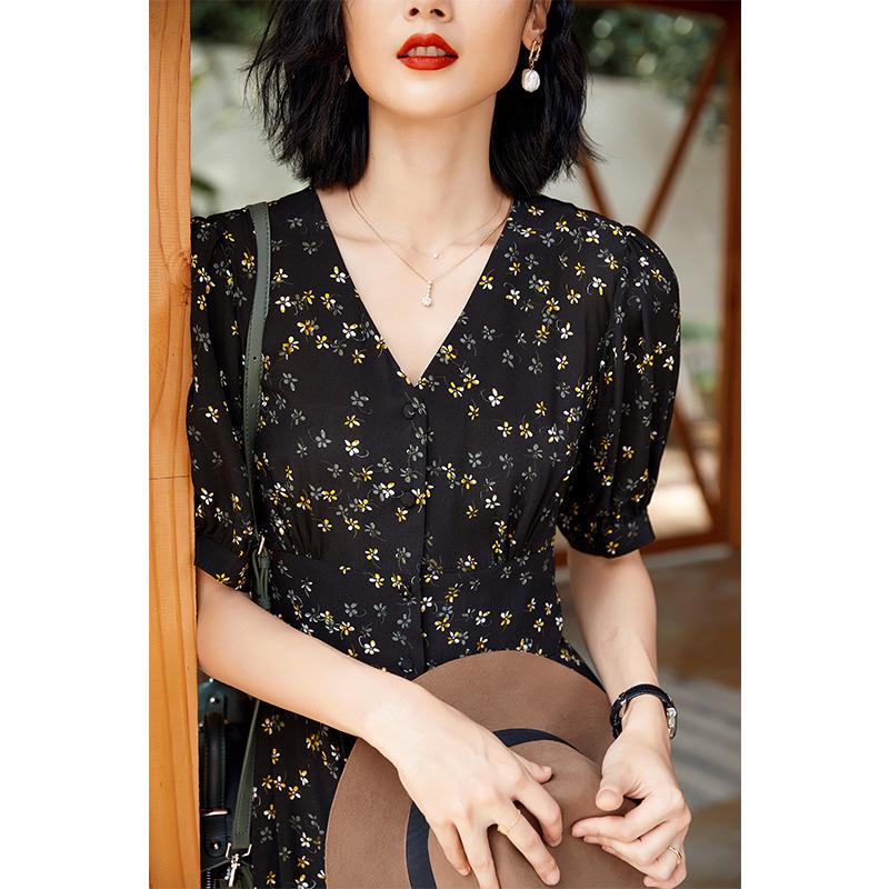 

Oupinhui Французское Ретро Шелковое Платье-миди с Цветочным Принтом (Мода 2025) XL (138-149 lbs) чёрный