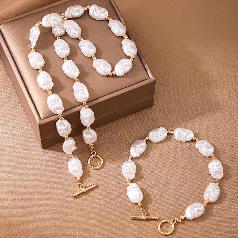 European and American special-shaped irregular baroque pearl necklace, high-end neck chain, exaggerated bracelet.