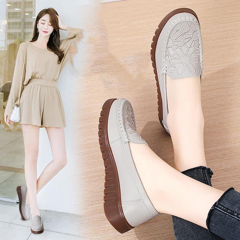 Spring and Autumn New Style Moccasins Genuine Leather Embroidery Breathable Soft Leather Non-slip Soft Sole Single Shoes