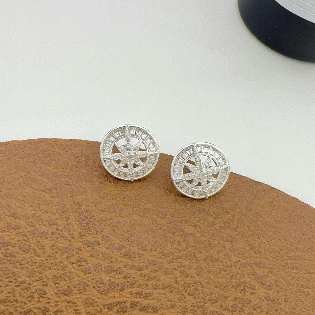 Exquisite Eight-Pointed Star Micro-Set Zircon Earrings: Women's Luxury Fashion with High-End Versatile Elegance.