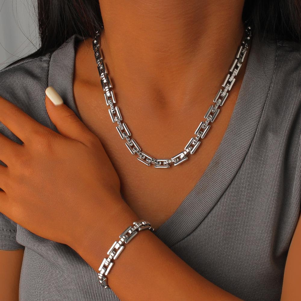 European Style 18K Gold Titanium Steel Square Link Necklace & Bracelet Set