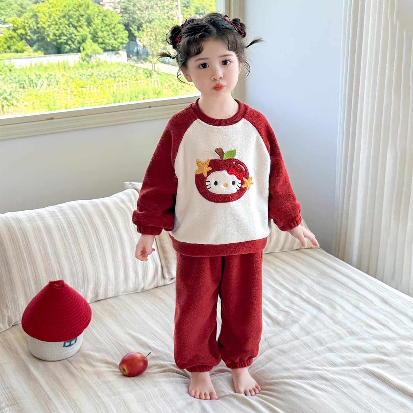 

Теплый и стильный пижамный комплект «Яблочный кот» для девочек - Уютная домашняя одежда на осень/зиму 90 cm