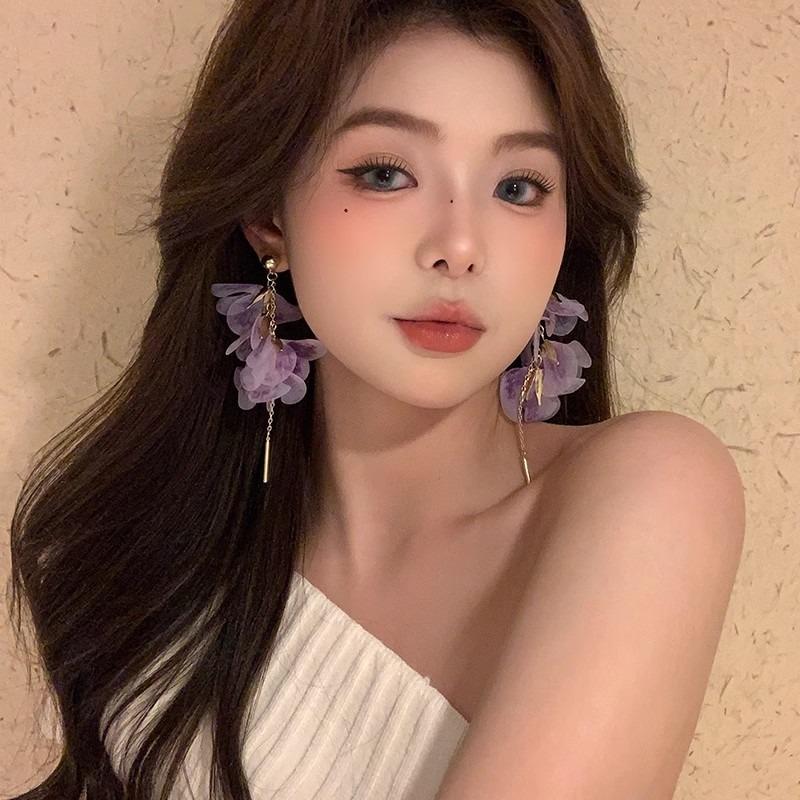 Floral Earrings - Women's Summer Sweet Petal-style Earrings with A Sophisticated and Unique Design, Exuding An Elegant and Exclusive Charm.