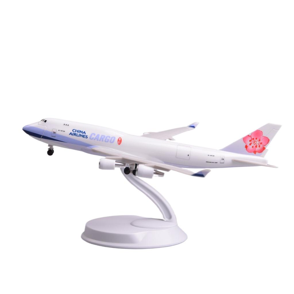 1/400 20cm Maßstab Flugzeug B747 China Airways Fracht Modellflugzeuge ABS Kinderspielzeug Flugzeuge Sammlerstück mit Basis Luke Kann Geöffnet Werden