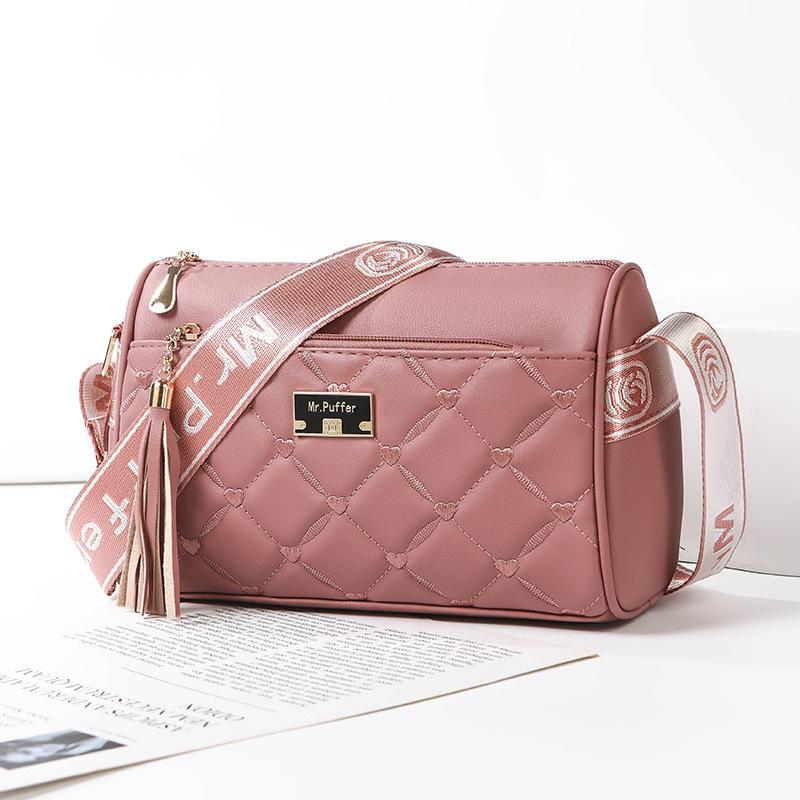 Ms. Xia's Crossbody Bag Is Fashionable and Versatile. It's A Large-capacity Fringed Women's Phone Bag