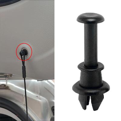 Hintere Hutablagenklammer für Seat Altea 2004–2009 Arona 2018–2021 Ibiza 2002–2010 2009–2017 Leon 2000–2006 2006–2013 Mii 2012–2020 Skoda VW