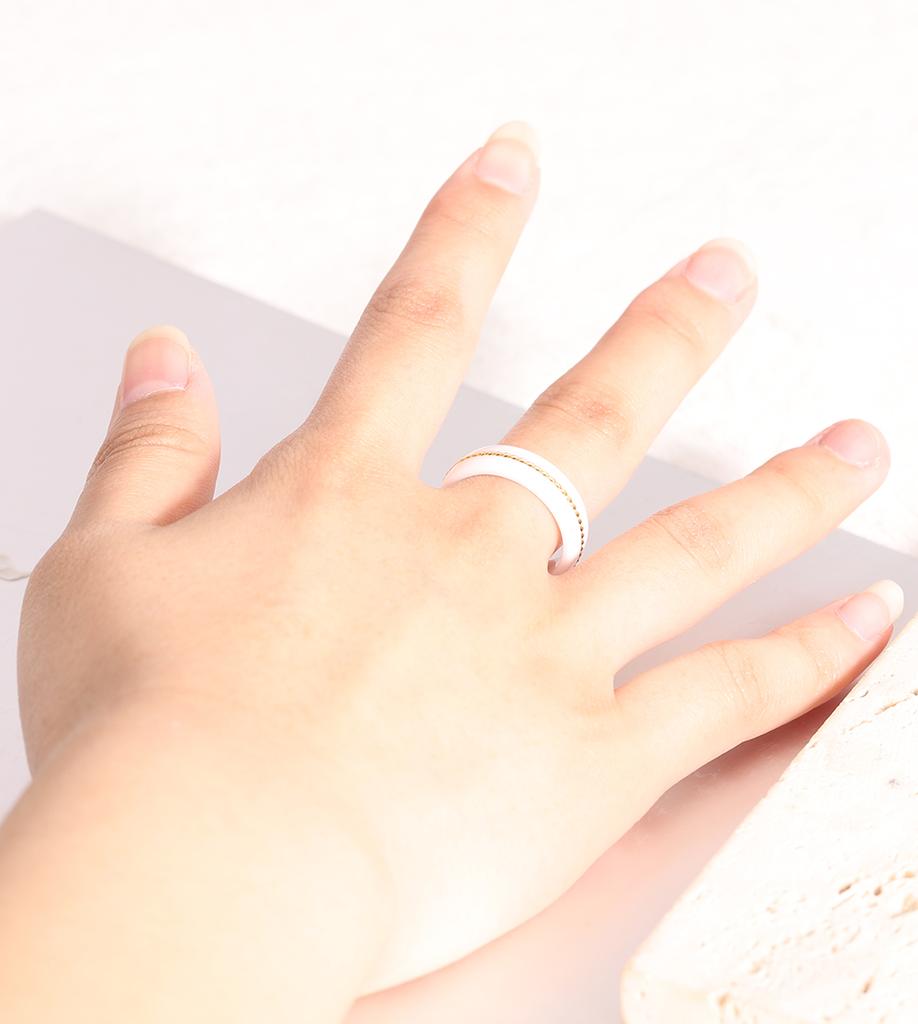 New Personalized and Simple 6MM Wide Stainless Steel Chain Black and White Ceramic Ring for Couples