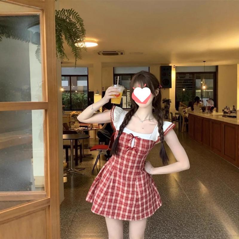 Elegant Retro Red Plaid Puff Sleeve Princess Dress - Slimming & Perfect for Petites
