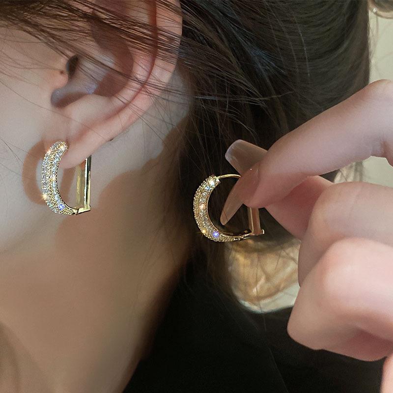 Elegant White Shell Heart Pearl Earrings For Women Sweet Gold Tone Dangle Earrings