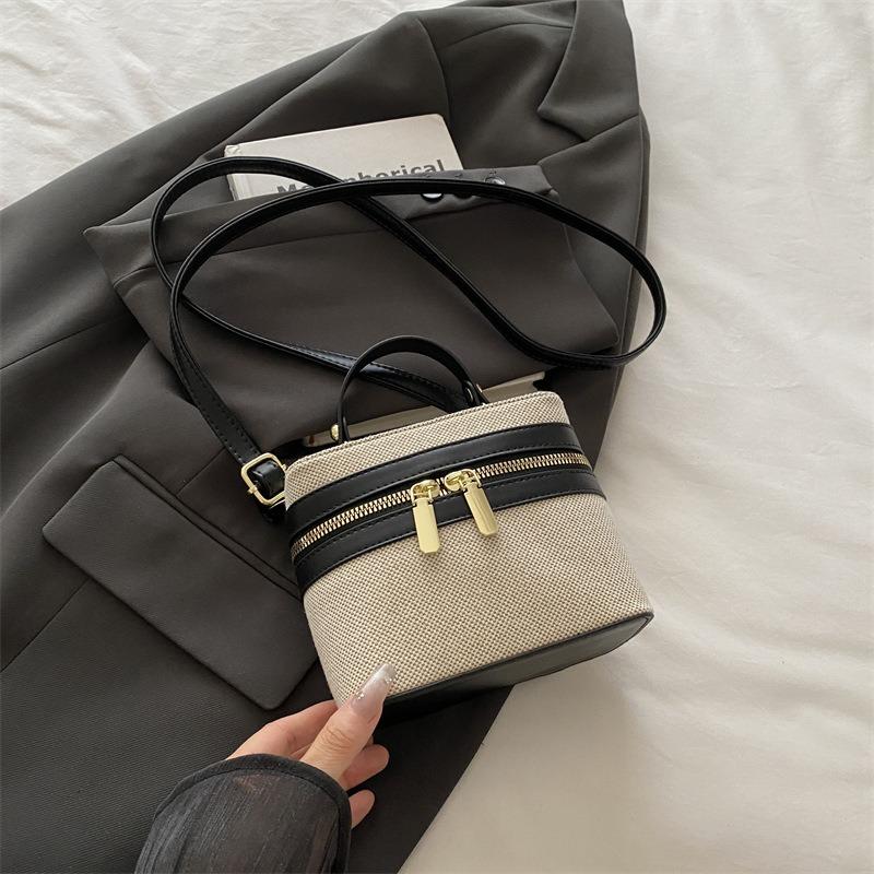 

Splicing women s bag summer new product temperament single shoulder popular portable messenger bag contrasting color fashion small square bag