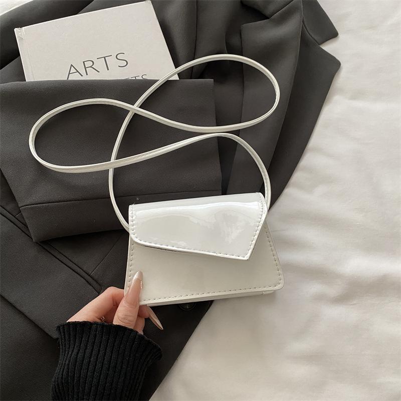 Single-shoulder Crossbody Lightweight and Simple Lacquered Stylish Casual Lady's Small Square Bag