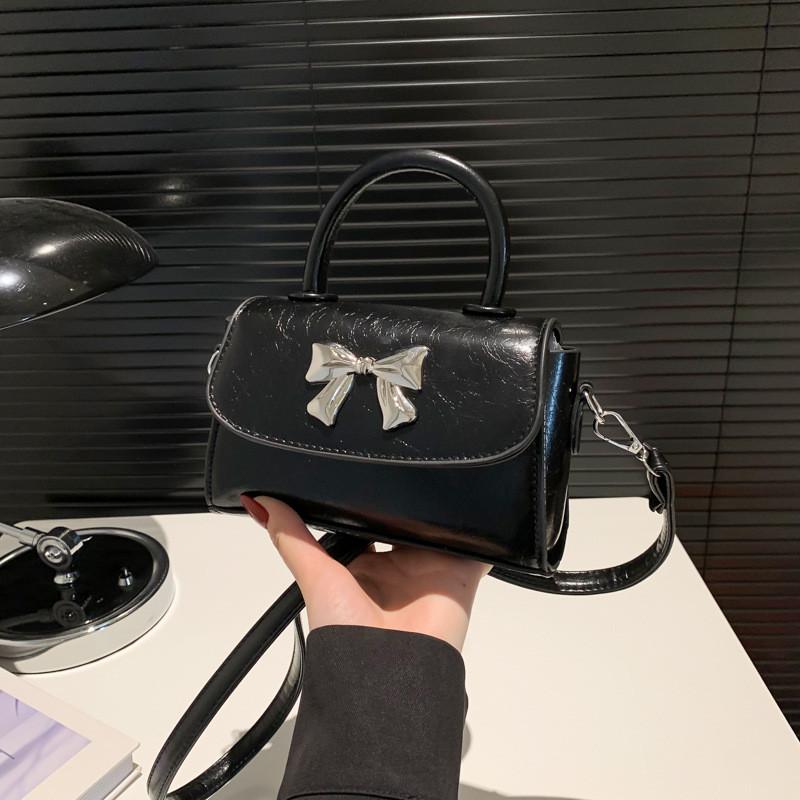 

Trendy And Stylish Mini Crossbody Bag For Women In Black White Pink And Silver Colors чёрный
