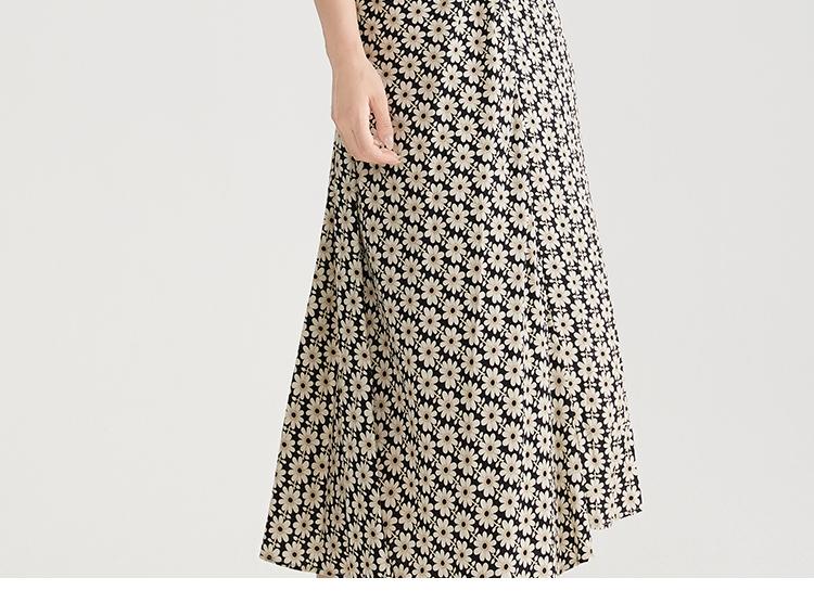 Gubang Printed V-neck Dress for Women In the Summer of 2026, with a Slimming and Waist Hugging Mid Length Chiffon A-line Skirt
