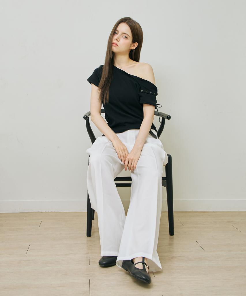 Yuseuteule Slit T-Shirt (Black)