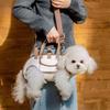 Kleine Hunde Trage Sling Rucksack mit Leinenbefestigung Atmungsaktives Haustier Hebegeschirr für Katzen & Welpen Freihändig Outdoor Reise