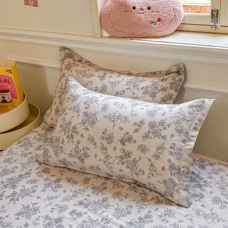 100% Cotton Floral Pillowcases Set of 2 Garden Floral Printed Pillow Cover with Envelope Closure Wrinkle Fade Resistant Hotel Quality Pillow Protector