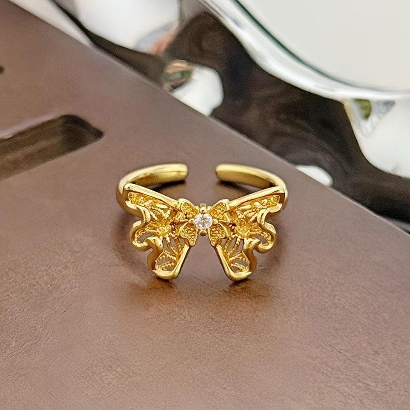 Mittelalterlicher Luxus High-End Hohle Spitze Schmetterling Offener Ring Weiblichkeit Nischendesign Retro Ring