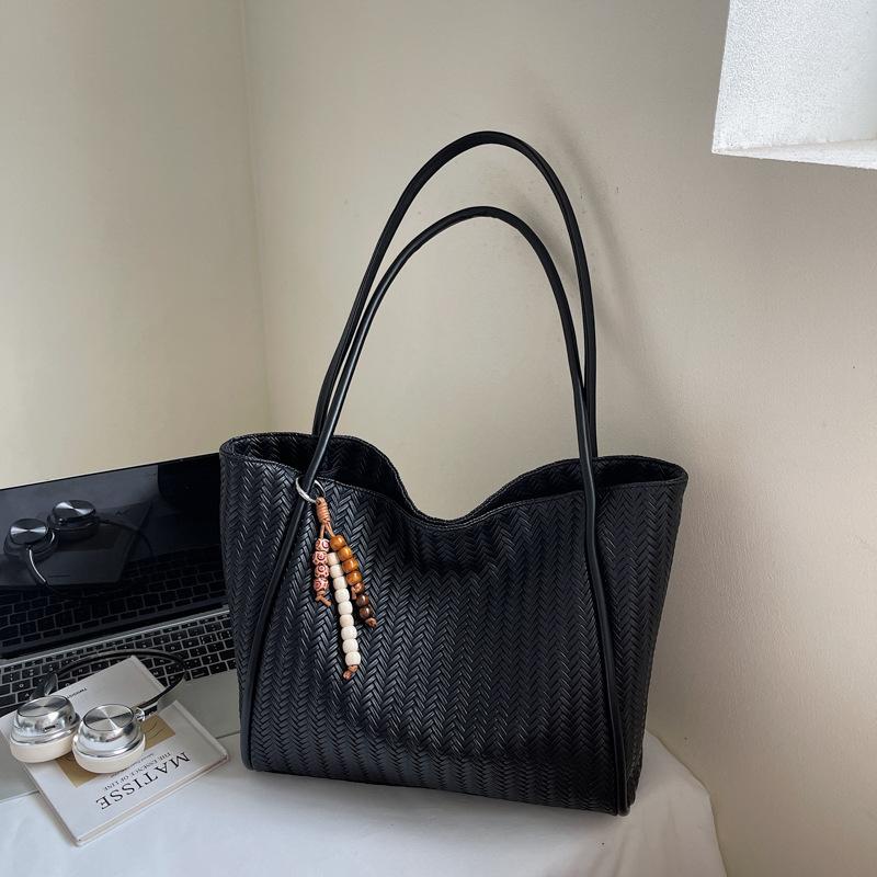 Woven Large-capacity Bag Women's Autumn New Retro Versatile Shoulder Bag Commuter Tote Bag