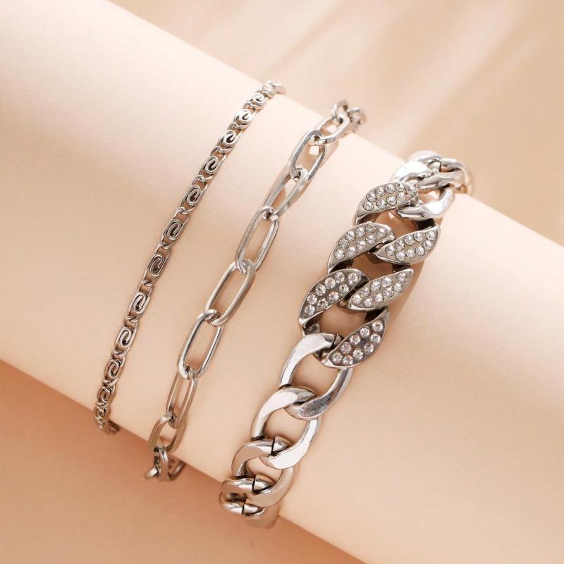 Chic Cuban Chain Anklet: Versatile Wide Surface Jewelry for Women - Perfect for Beach Vacations