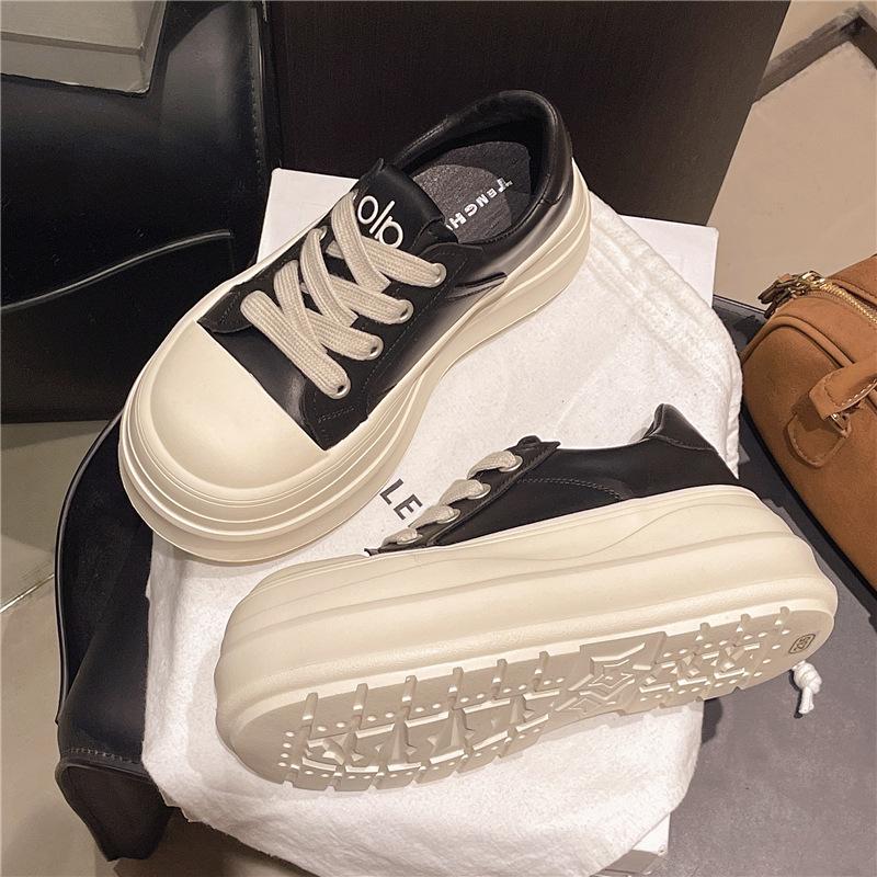 European ultra-light platform white shoes women's 2025 autumn new versatile height-increasing casual board shoes small muffin shoes