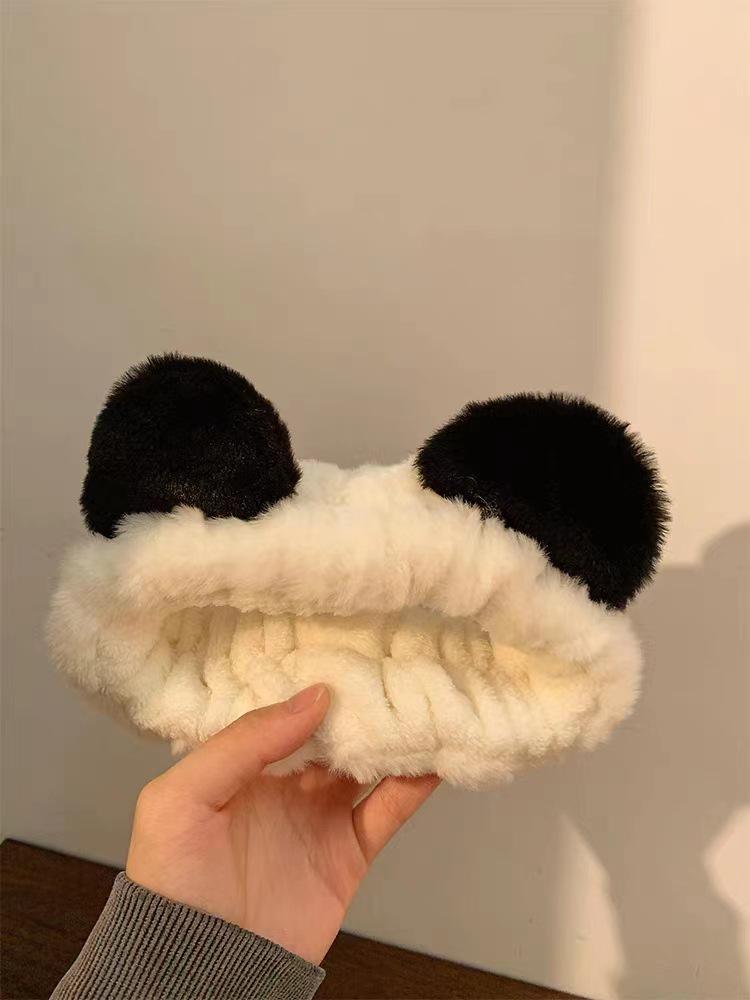 Women's Cute Bear Ears Plush Headband - Furry Wide-Brimmed Hair Accessory for Autumn/Winter