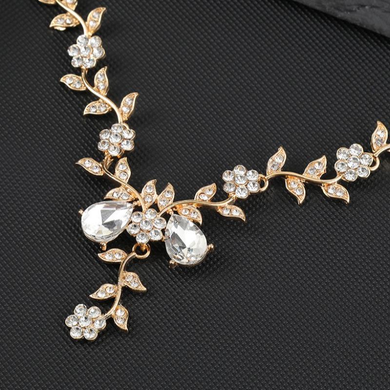 GemChic Women's New Exquisite Alloy Branch Flower Crystal Rhinestone Drops Collarbone Necklace Earrings Two Piece Set Birthday Christmas Jewelry Gift