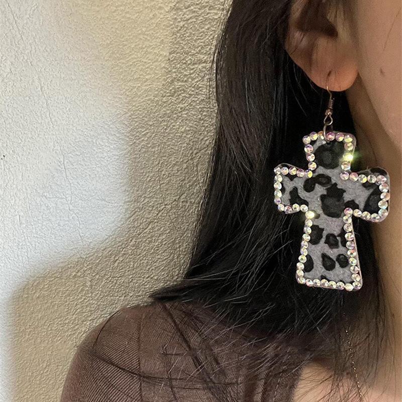 Exaggerated Shiny Crystal Leopard Print Cross Earrings for Women Gorl Sexy Charm Earring Vintage Goth Y2K Jewelry Accessories