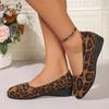 Mocassini Sneakers da Donna Taglie Forti con Punta Acuta e Tacco a Zeppa - Primavera 2024
