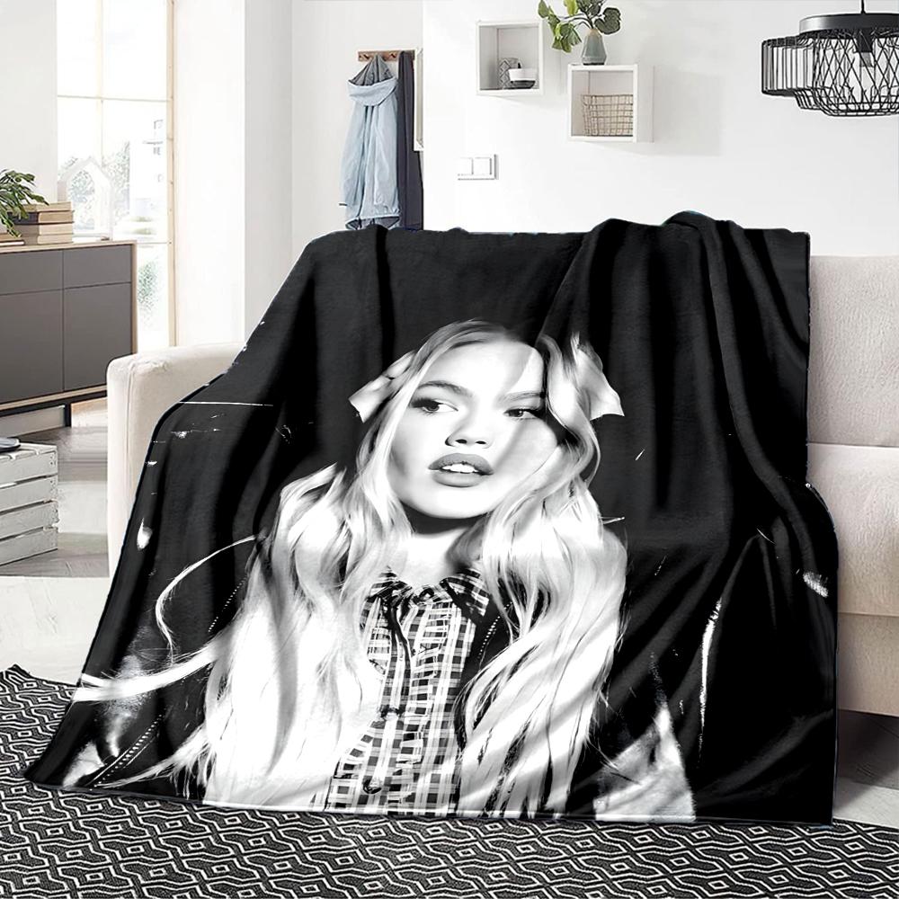 1Pc Elegant Fashion Portrait Blanket Soft Throw Blanket For Home Bedroom Bed Sofa Travel Office Solid Christmas Blanket