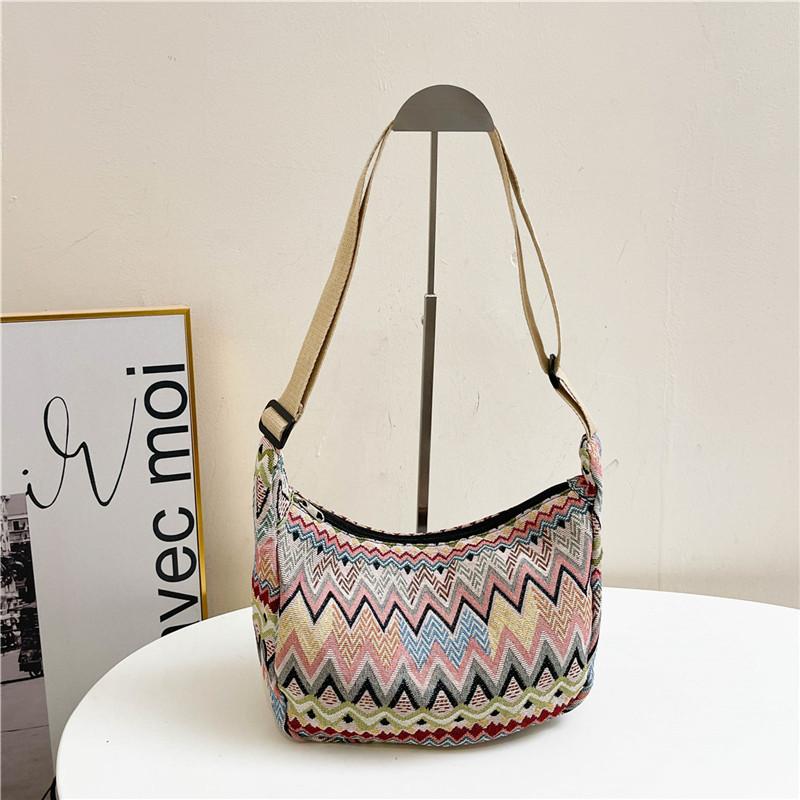Large Capacity Ethnic Style Bag for Women New Knitted Fashion Crossbody Bag for Women Ins Handmade Single Shoulder Dumpling Bag