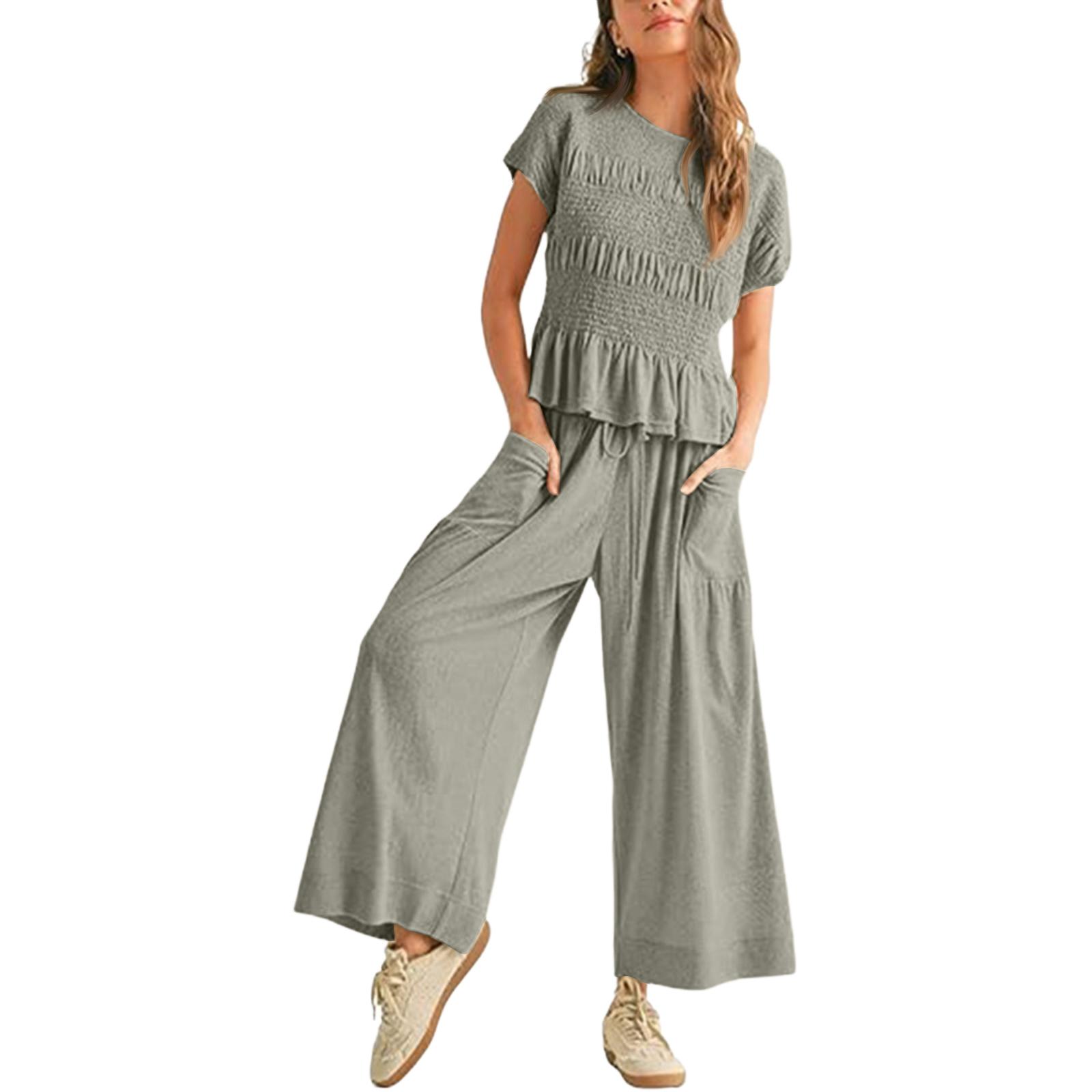 

Women’s Short Sleeve Smocked Top and Wide Leg Pants Set Two Piece Outfits with Elastic Waist and Pockets for Daily Wear M