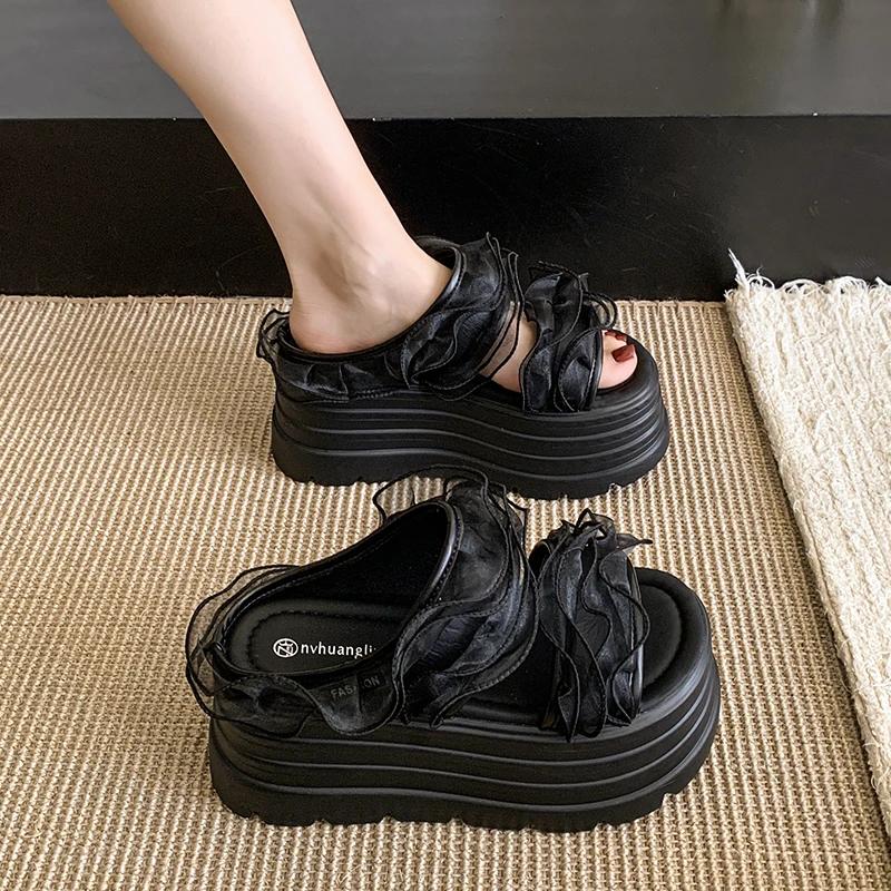 Fashion 8CM Women's High Heels Slippers New Summer Fashion Outdoor Lace Flower Sandals Comfortable Rubber Bottom Chunky Beach Flip Flops