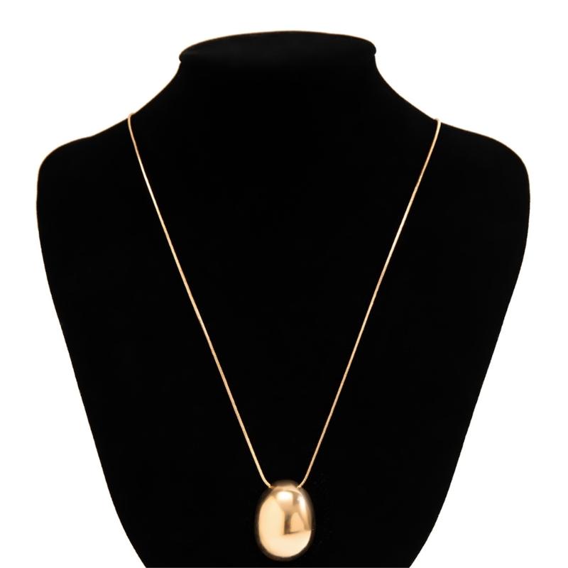 Elegant Comma Teardrop Necklace Pendant Necklace Alloy Texture Comfortable Sweater Chain Suitable for Fashionable Look
