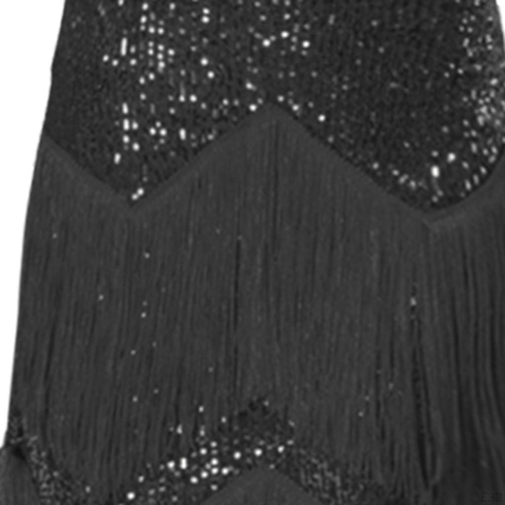 Elegantes Latein-Tanzkleid mit schimmernden Pailletten und Fransenrock