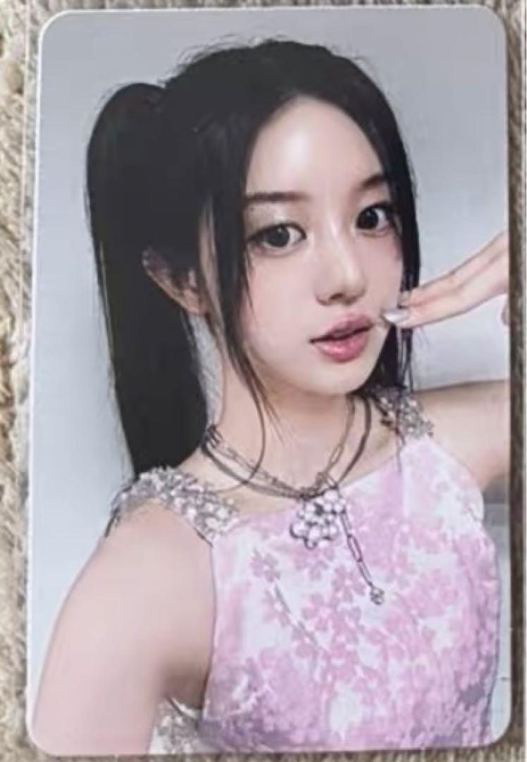 

[Б/У] illit Minju Bomb Kopmerch 1.0 Лакидро Торговая карта