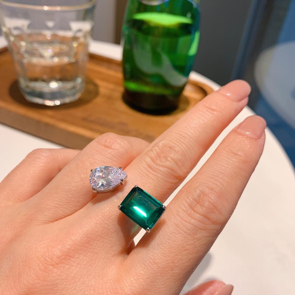 Jewelry Popular Simulation Emerald, Opening Adjustment Main Stone White 8 * 12 Green 9 * 12