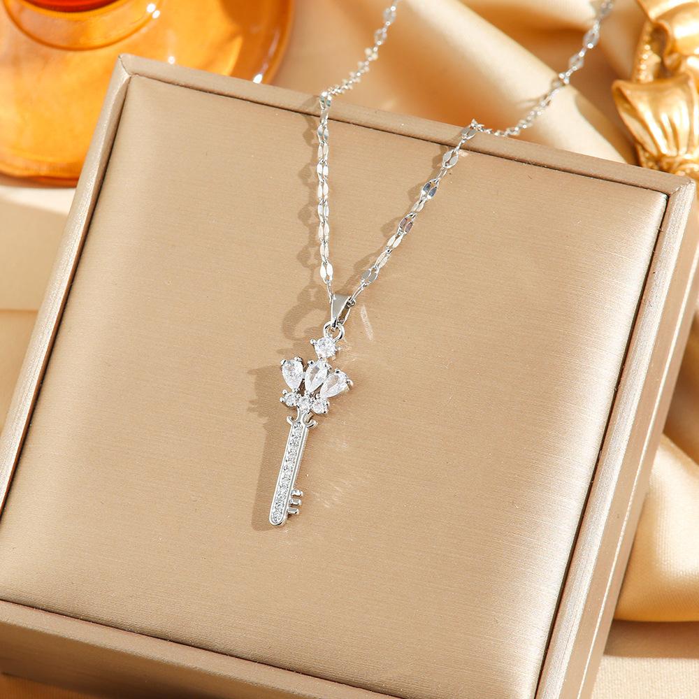 Japan and South Korea Simple Popular Wind Titanium Steel Necklace Female Niche Exquisite Internet Celebrity Zircon Clavicle Chain High-end Jewelry