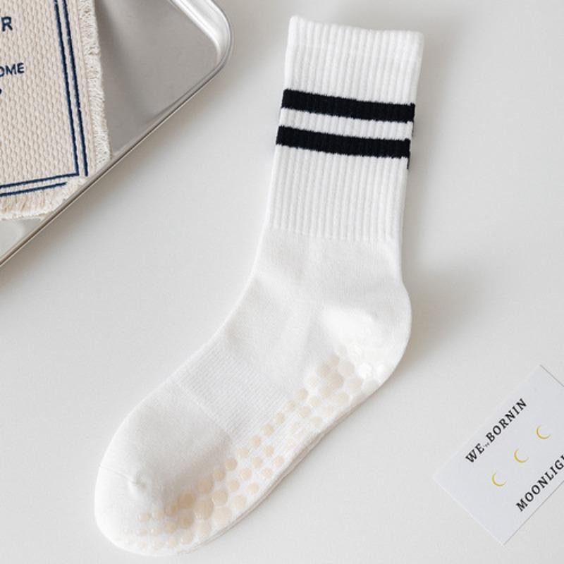 Einfarbige Yogasocken aus Baumwolle bis zur Mitte der Wade, rutschfeste Sportsocken mit Silikonunterseite, für Damen, für Indoor-Fitness, Trampolin, Tanz, Pilates