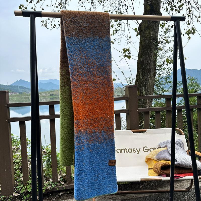 High-end niche scarf women's autumn and winter rainbow-colored knitted shawl thickened warm contrasting color design scarf
