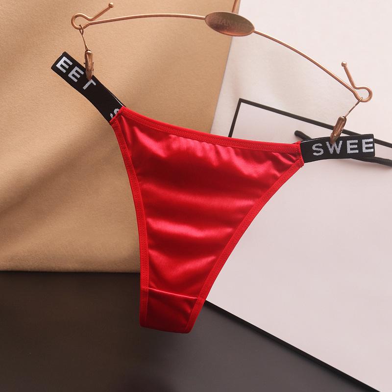 

Европейские и американские бесшовные стринги большого размера с низкой посадкой – шелковисто-гладкие с поясом с надписью и хлопковой ластовицей Extra Large красный