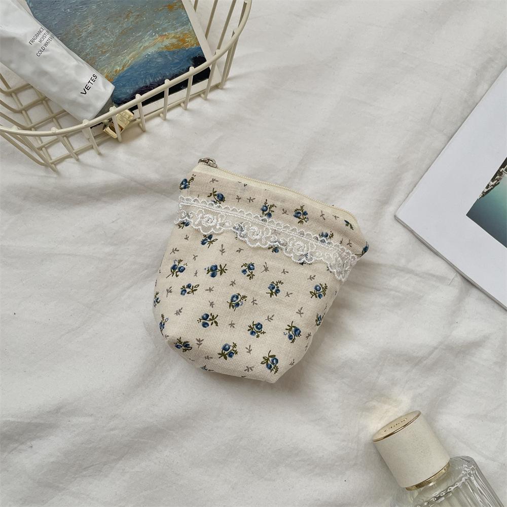 High-value floral large-capacity storage bag, change bag, cosmetics, lipstick finishing bag, going out to wash bag.