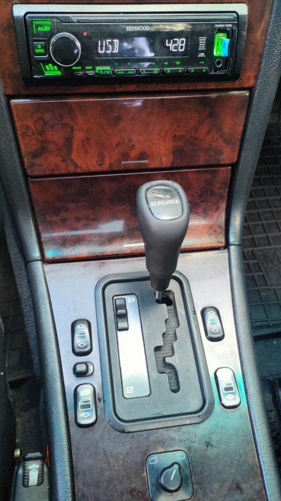 Gałka zmiany biegów OEM Elegance (sztuczna skóra) Dla Mercedesa klasy C W203 2000-2007