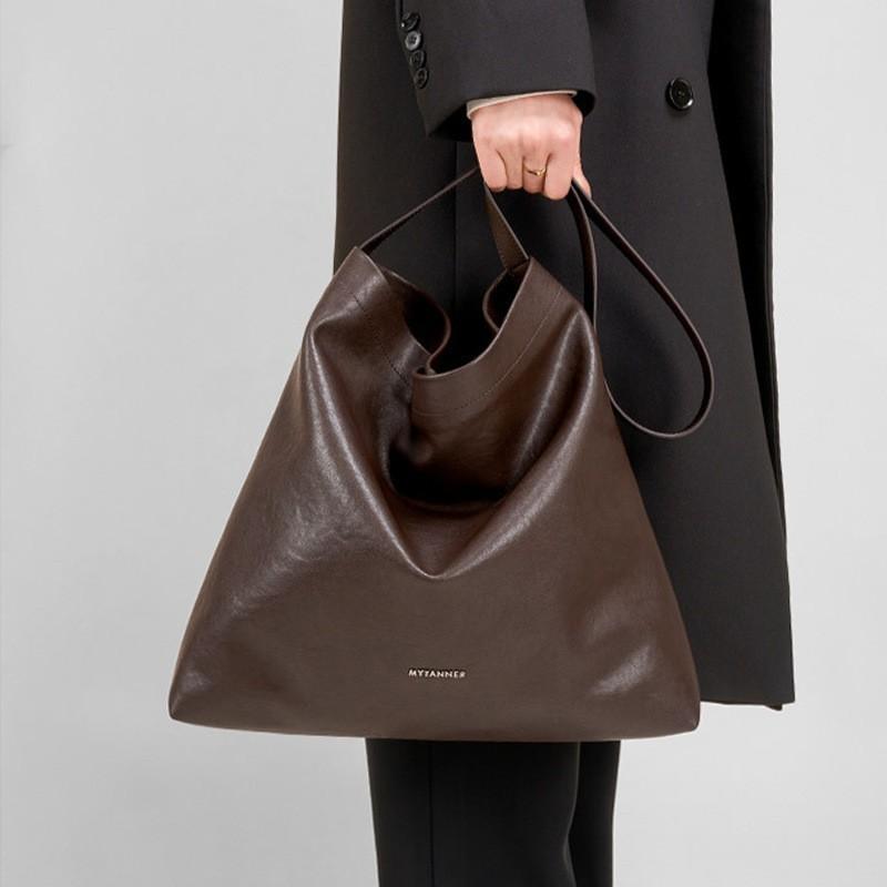 Leather Bucket Bag Large Capacity Cowhide Underarm Women's Fashionable Commuter Computer Handbag Retro Shoulder