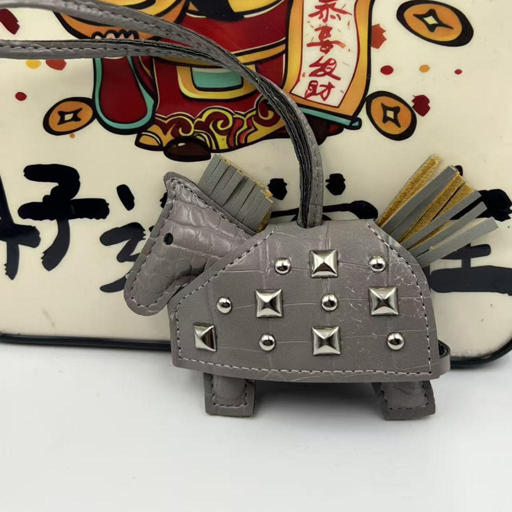 Fashion Silver Rivets Horse Bag Charm Accessories Hand Sewn Pu Leather Foal Pendant Bag Accessory