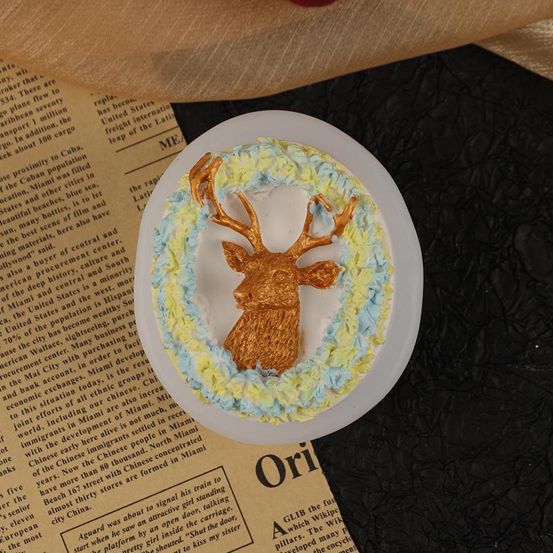 Handmade Silicone Mold for Christmas Reindeer Wreath Soap and Cake Decoration