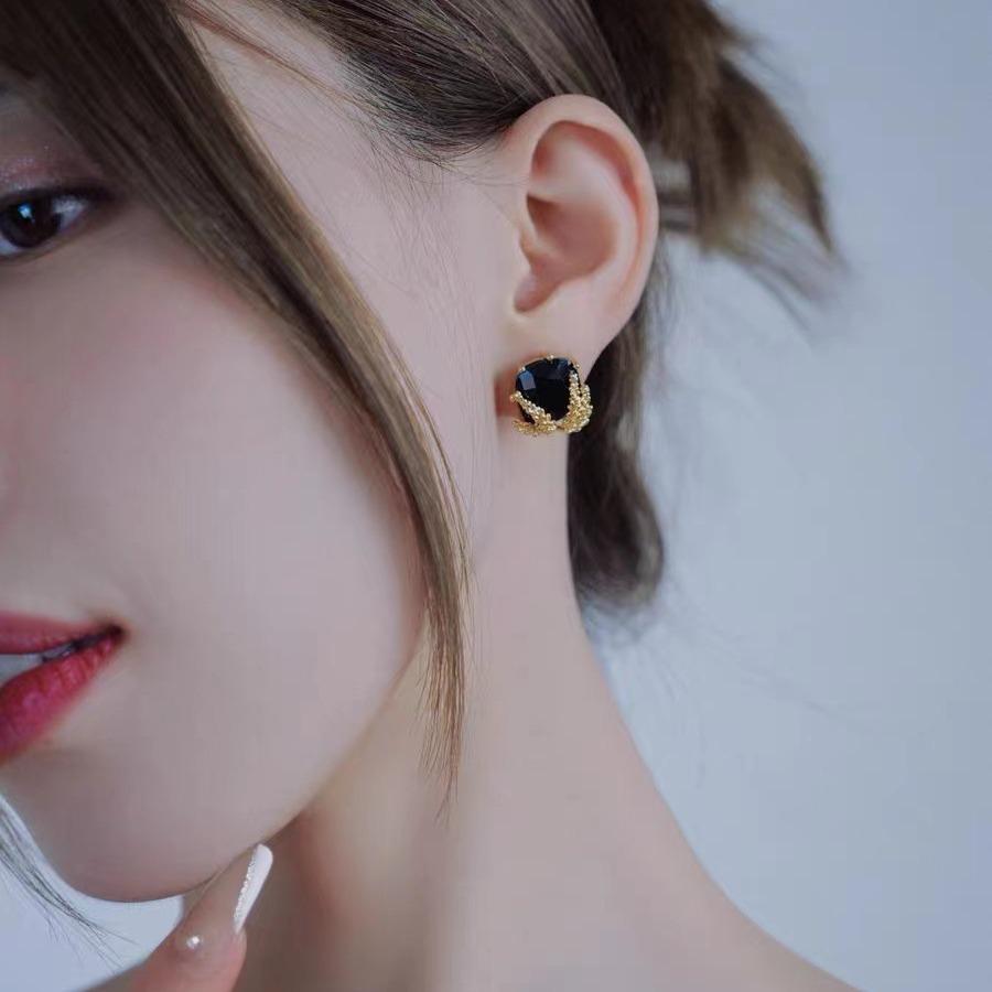 S925 Sterling Silver Retro French Wheat Ear Geometric Black Stud Earrings - Elegant and Versatile Design