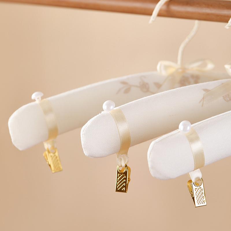 Wedding Party Clothes Hanger Photo Props Sponge Suit Embroidery Pattern Creative Storage Full Dress Organization Supplies