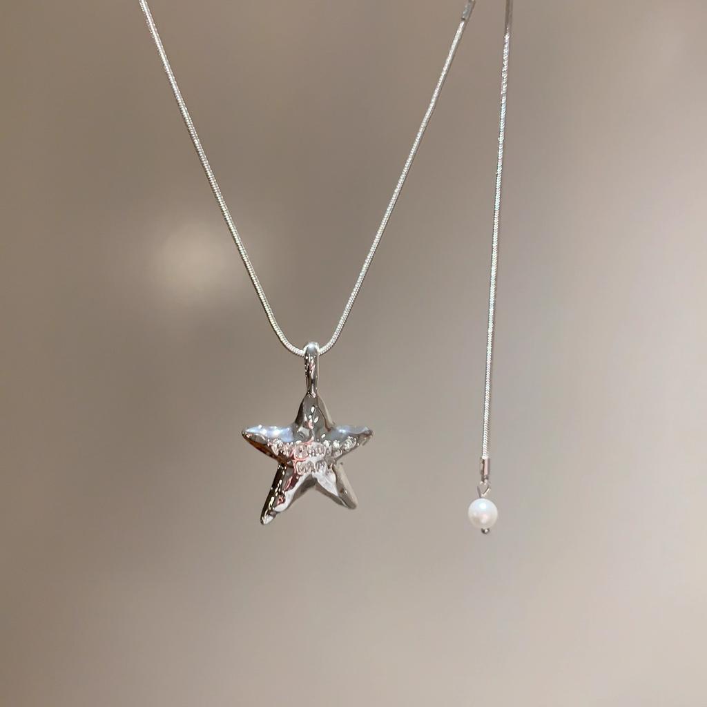 Funny Smooth Surface Metallic Cartoon Horse Flower Pendant Necklaces for Women Long Adjustable Wax Rope Chain Chokers