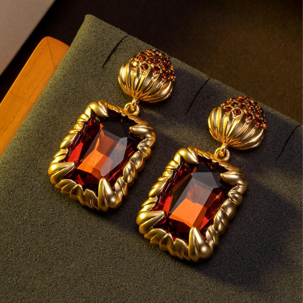 Vintage Geometric Sugar Crystal Earrings With Palace Style Elegant Temperament High Grade