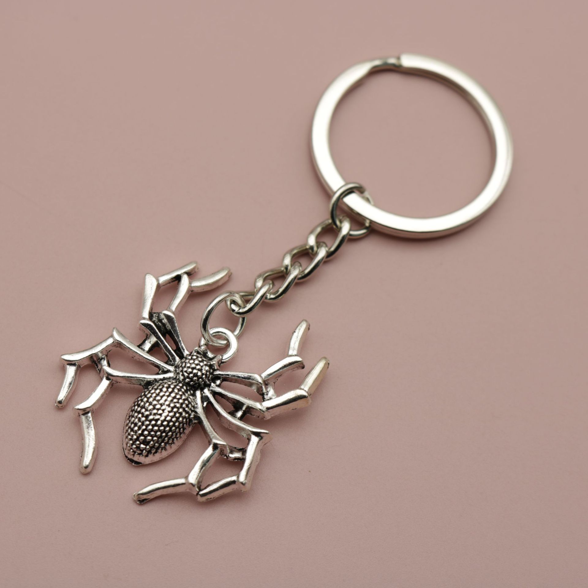 

Горячие продажи ювелирных изделий, минималистский кулон-брелок в виде паука one size